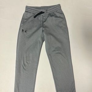 Under Armour grey youth medium sweatpants coldgear loose